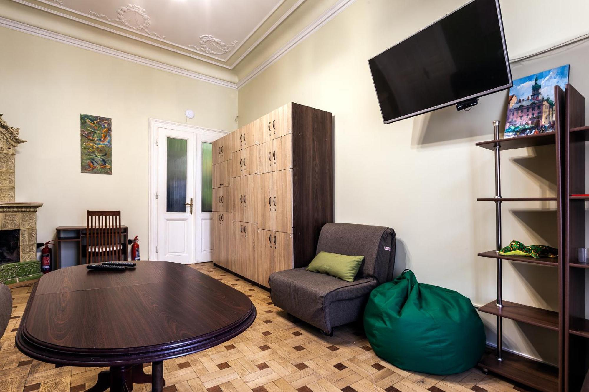 Leosphere Hostel 利沃夫 外观 照片