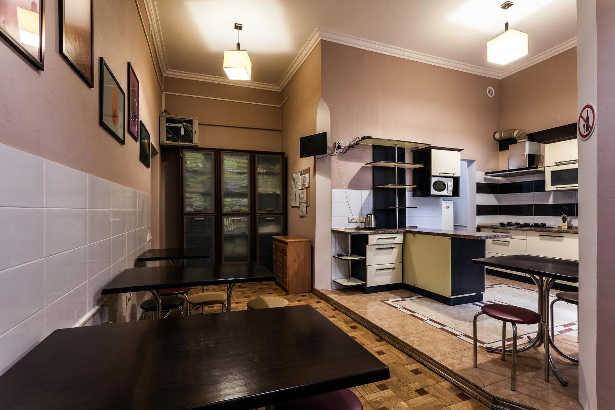 Leosphere Hostel 利沃夫 外观 照片