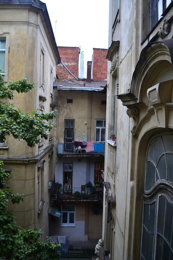 Leosphere Hostel 利沃夫 外观 照片